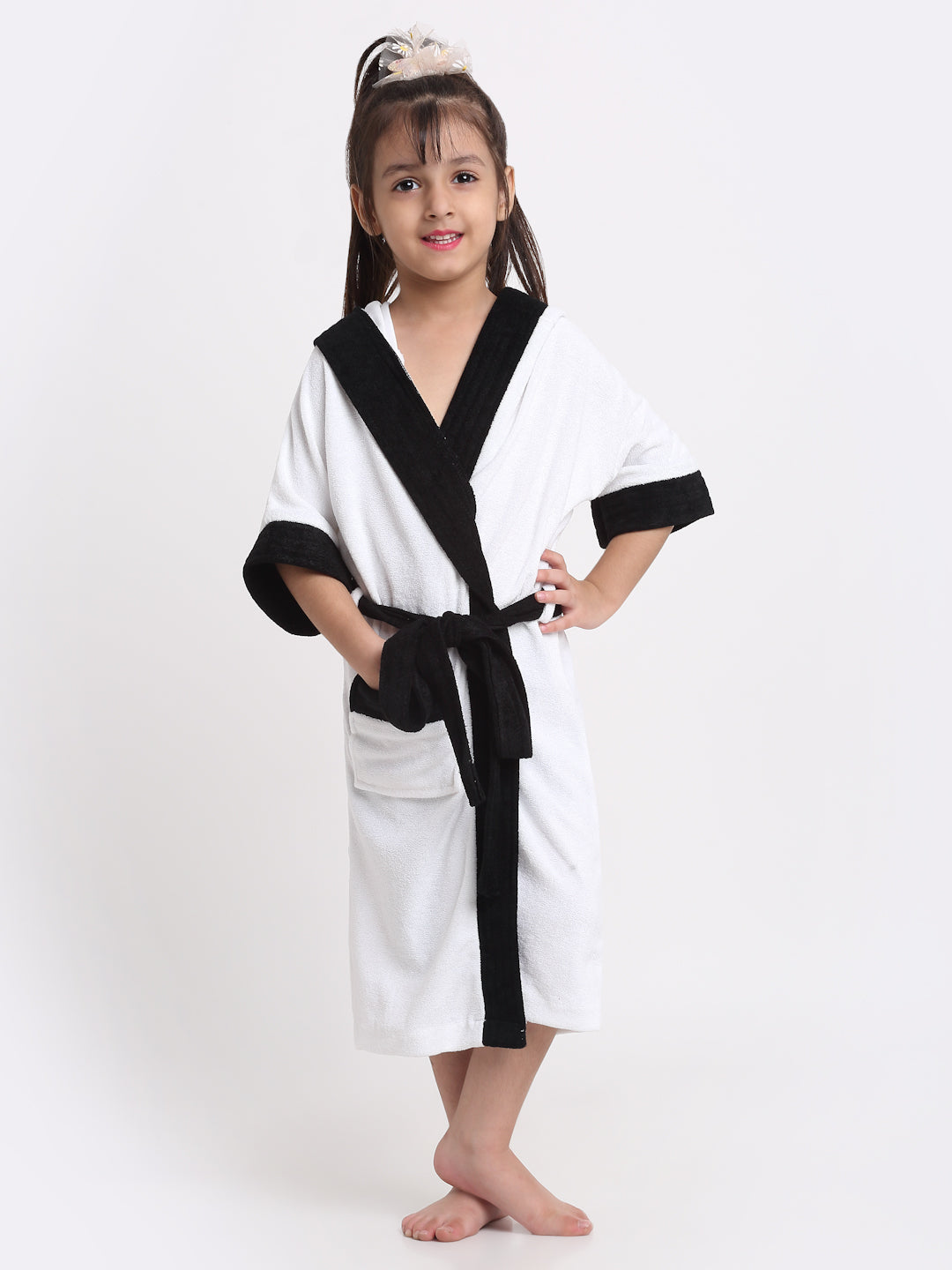 Unisex Kids Bathrobe – Comfy, Belted & Pocketed Ages (White & Black)