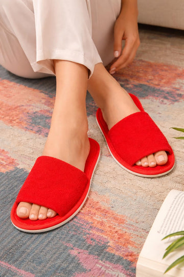 CREEVA Travel Mate Red Non-Slip Open-Toe Disposable Slippers – Soft, Washable, Unisex Slippers for Home, Hotel, Spa, Travel & Guests (Pack of10)