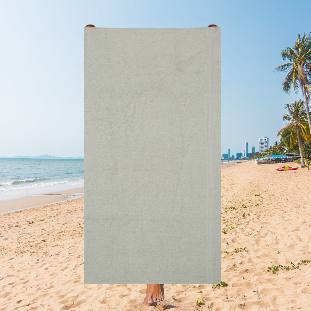 Stone Mist Beach Towel – Soft Light Grey Tone, 105 x 180 cm